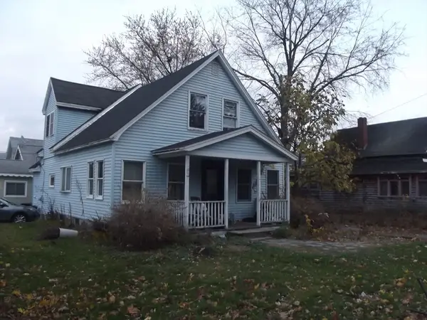 27 Elizabeth St, Lunenburg, MA 01462