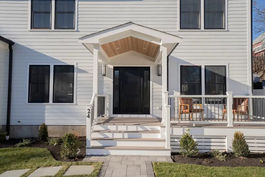 24 Palmetto St, Saugus, MA 01906 - Image #2