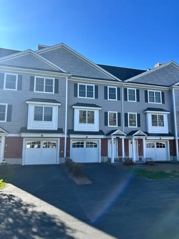 1975 Middlesex St #10, Lowell, MA 01851 - Image #1