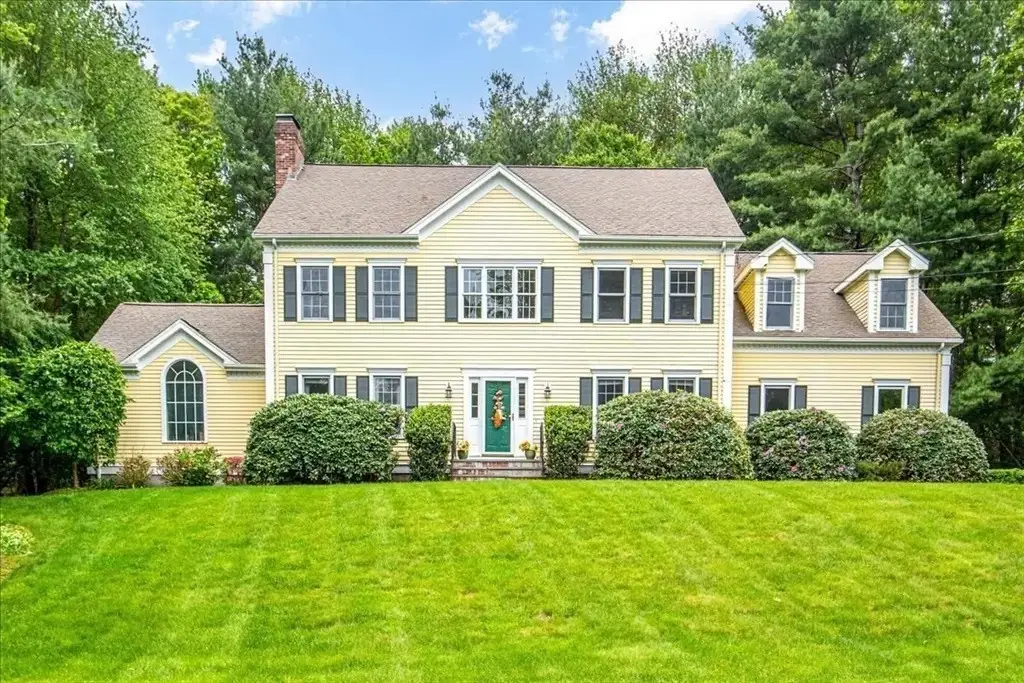 17 Bridle Path, Walpole, MA 02081 - Image #1