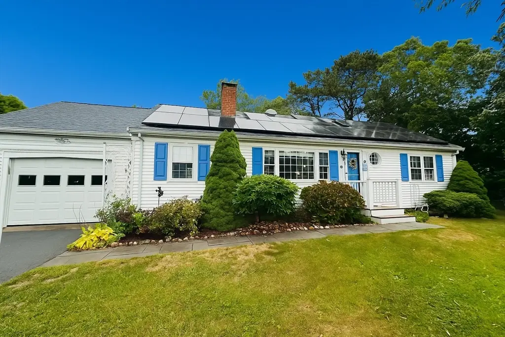 8 Jasmine Ln, Hyannis, MA 02601 - Image #1