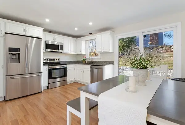 8 Swan Lane, Billerica, MA 01821