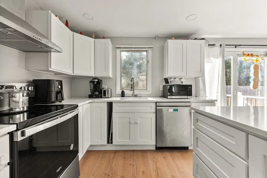 33 Michael Rd, Randolph, MA 02368 - Image #3