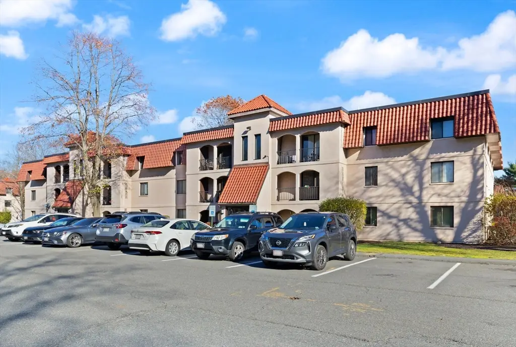 685 Oak St #13-9, Brockton, MA 02301 - Image #1