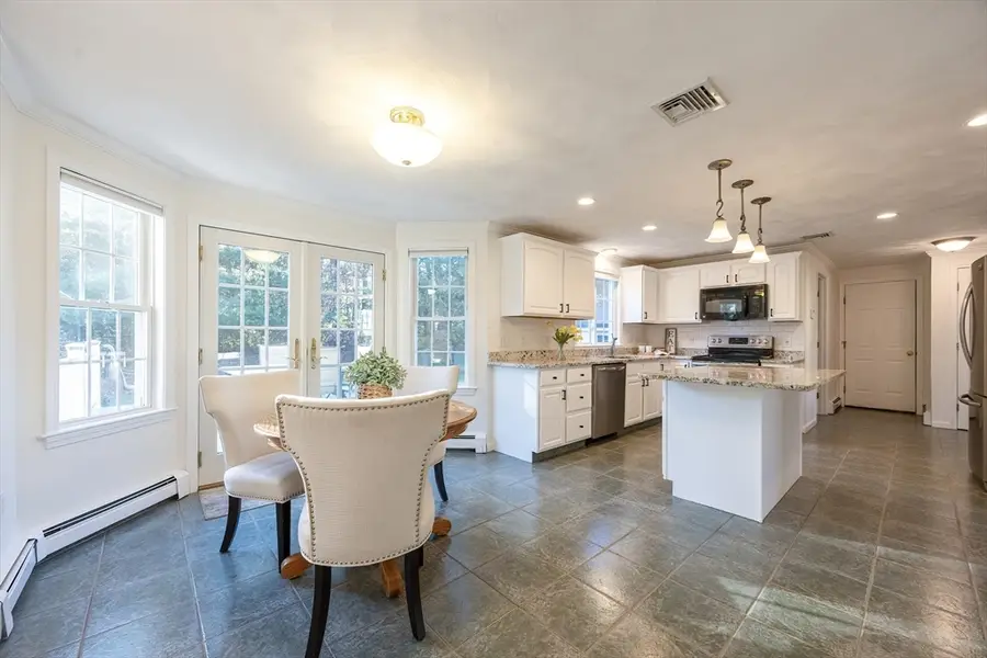 11 Buckthorn Ln, North Attleboro, MA 02760 - Image #2