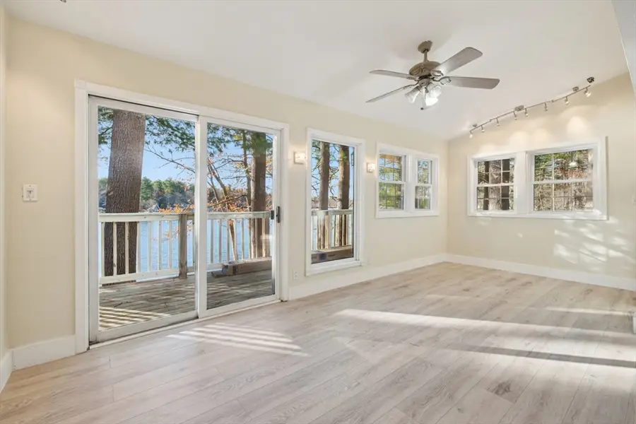 351 Peters Pond Dr, Dracut, MA 01826 - Image #3