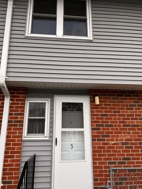 5 Manor Court #5, Springfield, MA 01118