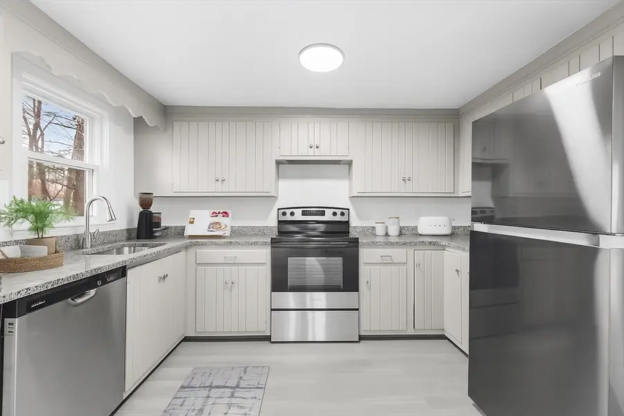 925 Ash St, Brockton, MA 02301 - Image #3