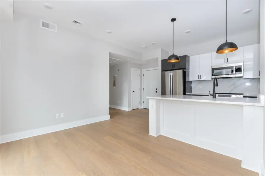 379 Somerville Ave, Somerville, MA 02143 - Image #3