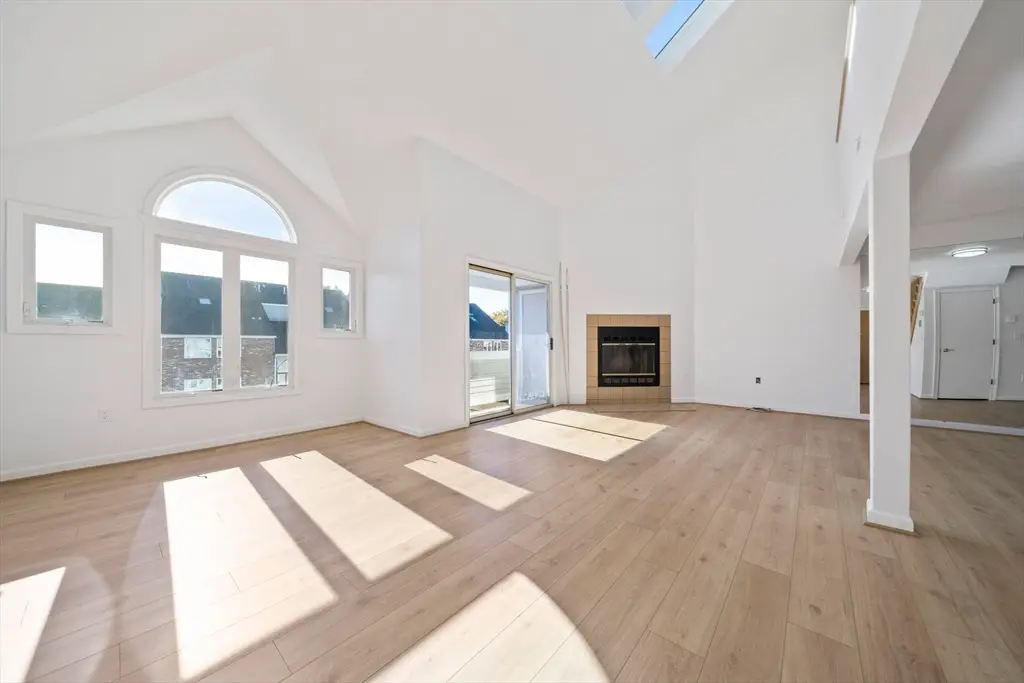 110 Burkhall #H, Weymouth, MA 02190 - Image #1