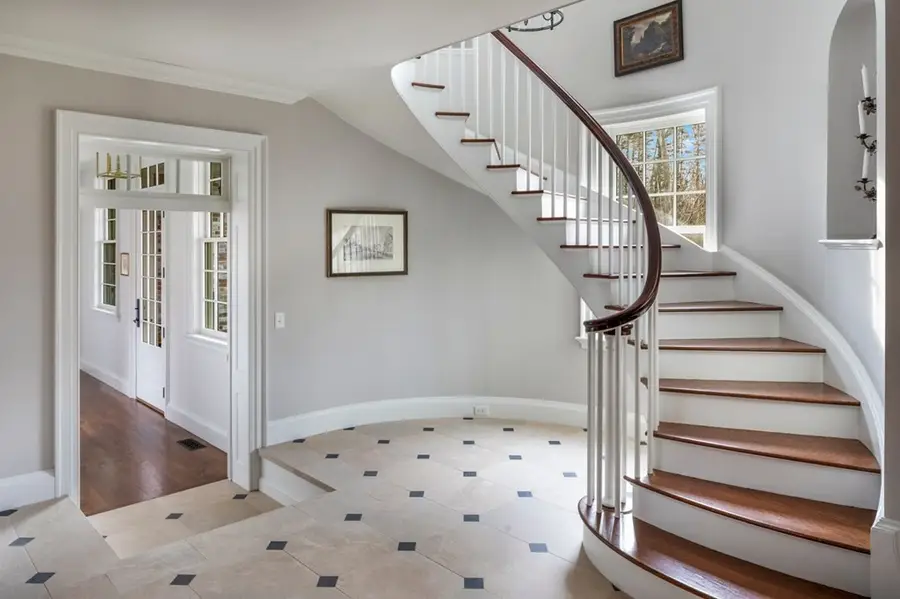 401 Sandy Valley Rd, Westwood, MA 02090 - Image #3