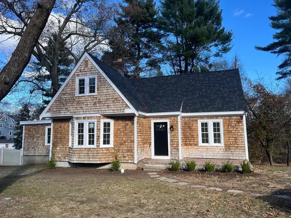 11 Park Lane, Walpole, MA 02032