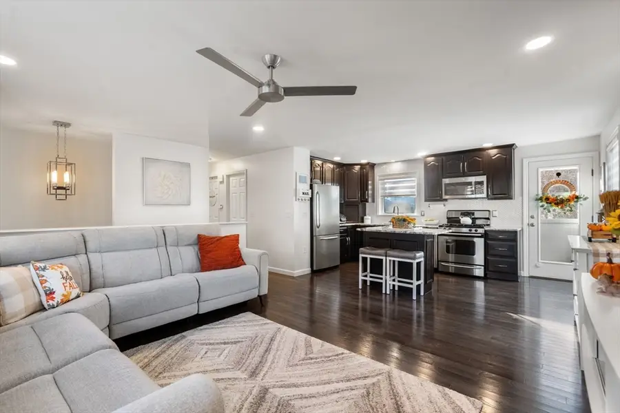 319 Northwest St, Acushnet, MA 02743 - Image #3