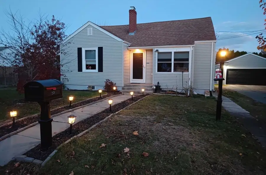 27 Suffolk Ave, Dartmouth, MA 02747 - Image #2