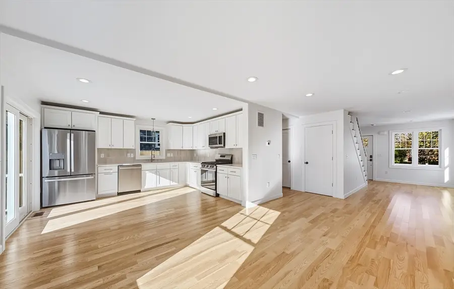 14 Ravenswood, Providence, RI 02908 - Image #2