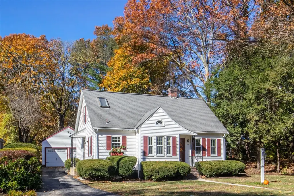 207 Hartford Street, Westwood, MA 02090 - Image #1