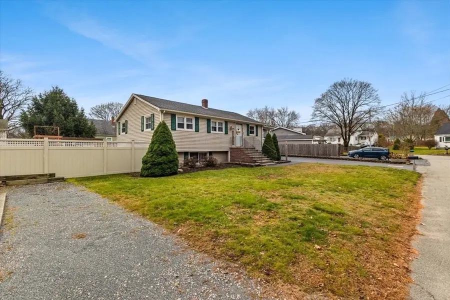 196 Donald Tennant Cir, North Attleboro, MA 02760 - Image #2