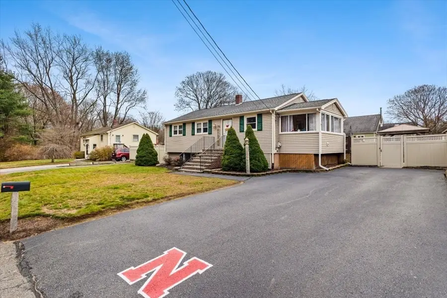 196 Donald Tennant Cir, North Attleboro, MA 02760 - Image #3