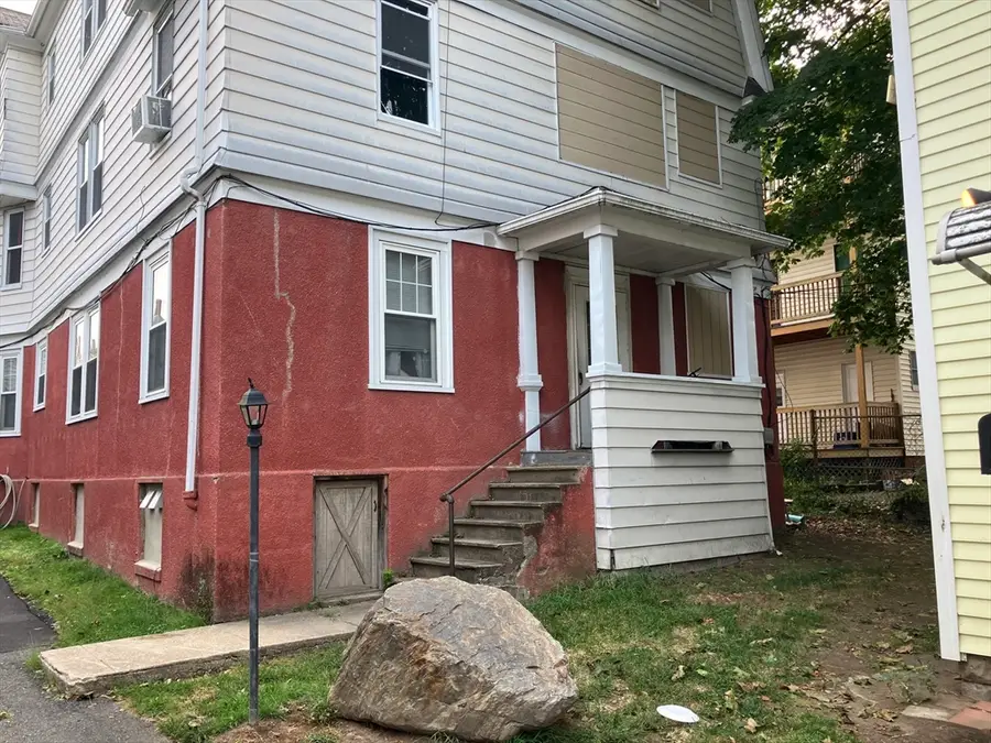 6 Oliver St, Worcester, MA 01603 - Image #3