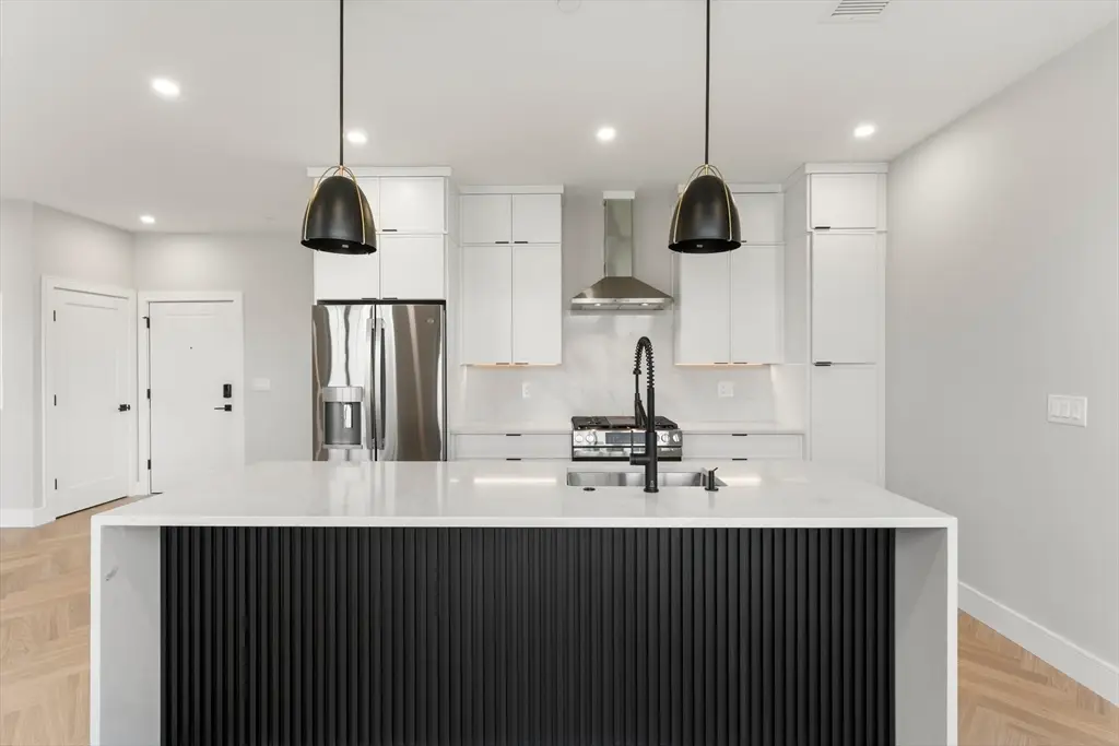 106 Moore #5, Boston, MA 02128 - Image #1