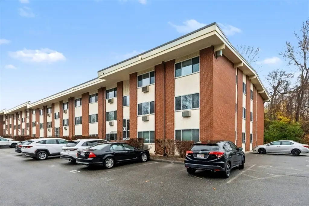74 Beach St #6-12, Woburn, MA 01801 - Image #1