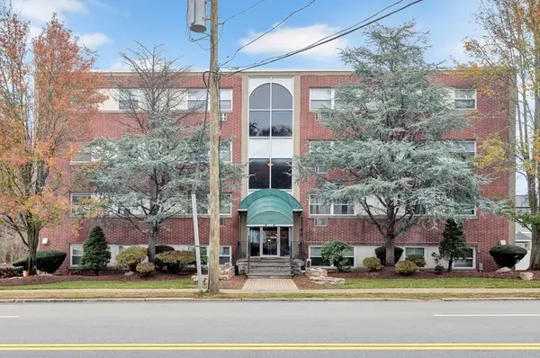 588 Main St #3C, Stoneham, MA 02180
