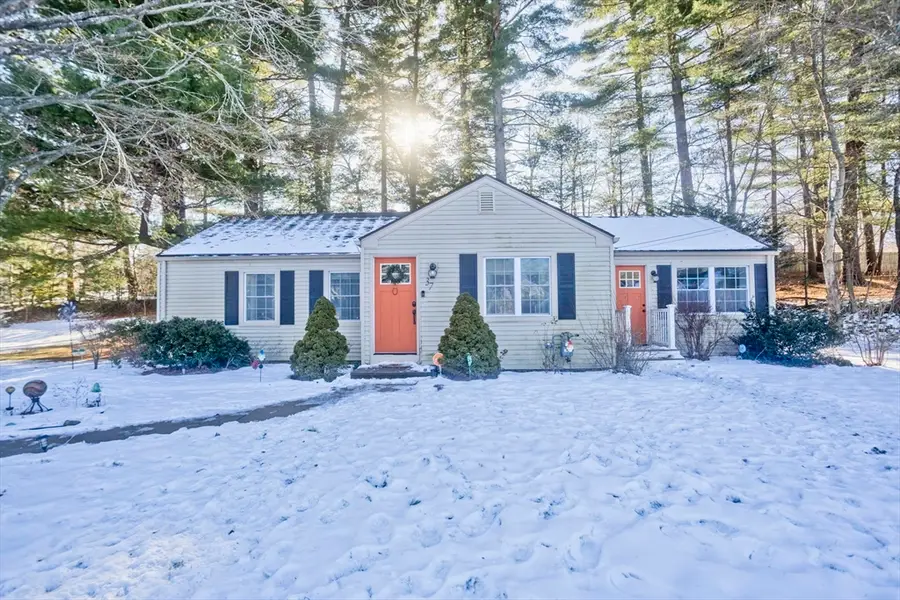 37 Middlebrook Dr, Springfield, MA 01129 - Image #3