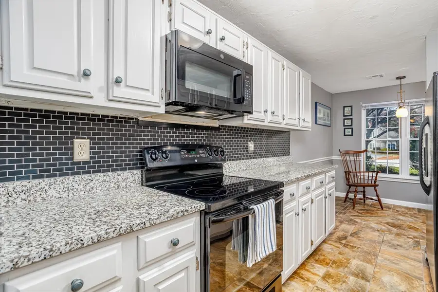 303 Ridgefield Cir #C, Clinton, MA 01510 - Image #3