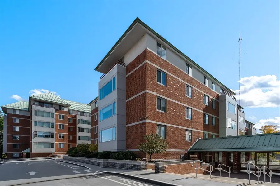 183 Oak St #404, Newton, MA 02464 - Image #2