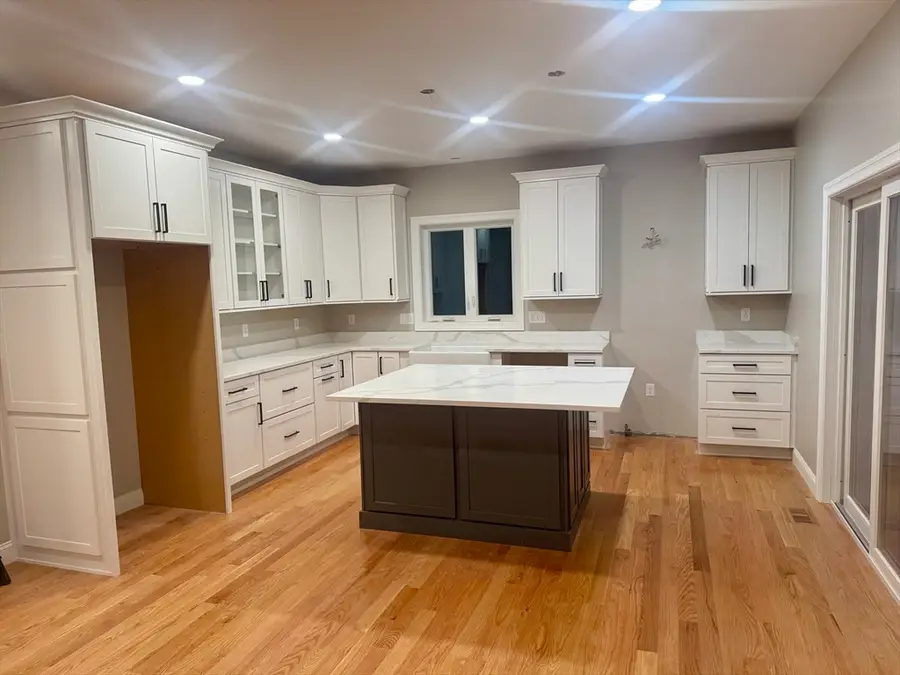 910 Livingston St, Tewksbury, MA 01876 - Image #3