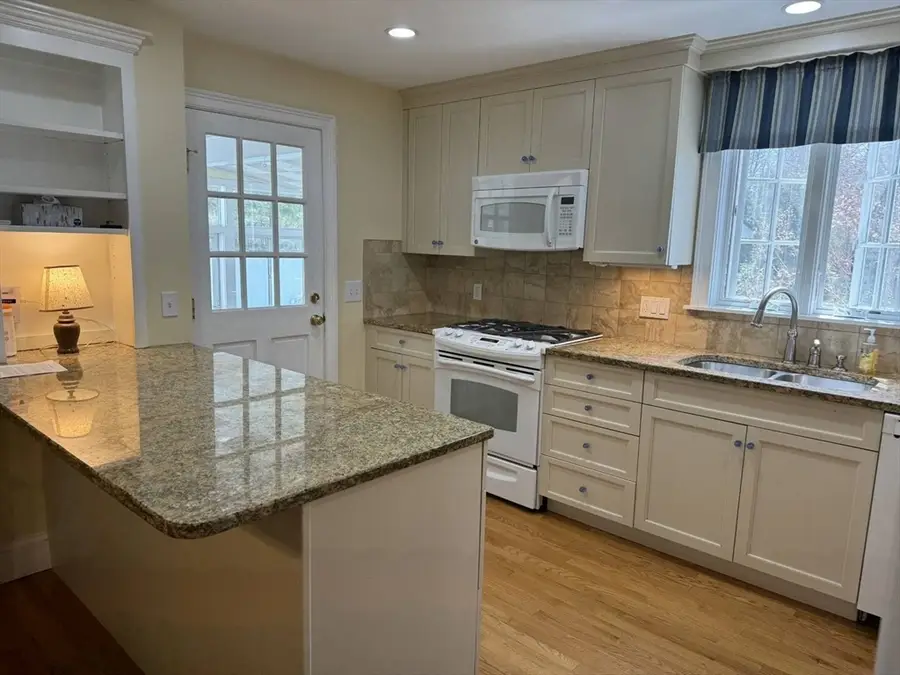 161 Chestnut St, Amherst, MA 01002 - Image #3