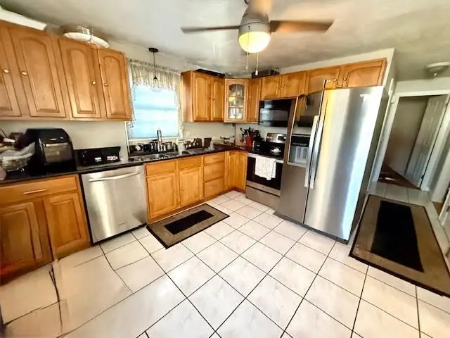 51 Roosevelt St, Seekonk, MA 02771 - Image #2