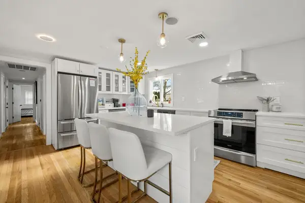 21 Hazelmoor Rd, Yarmouth, MA 02664