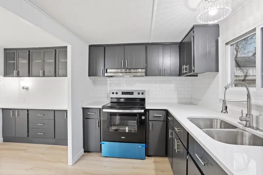 557 Southwest Cutoff #35, Worcester, MA 01607 - Image #2