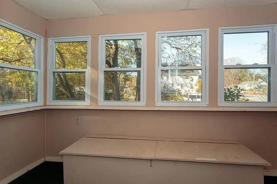 28 Sprague Ave, Chelmsford, MA 01824 - Image #3