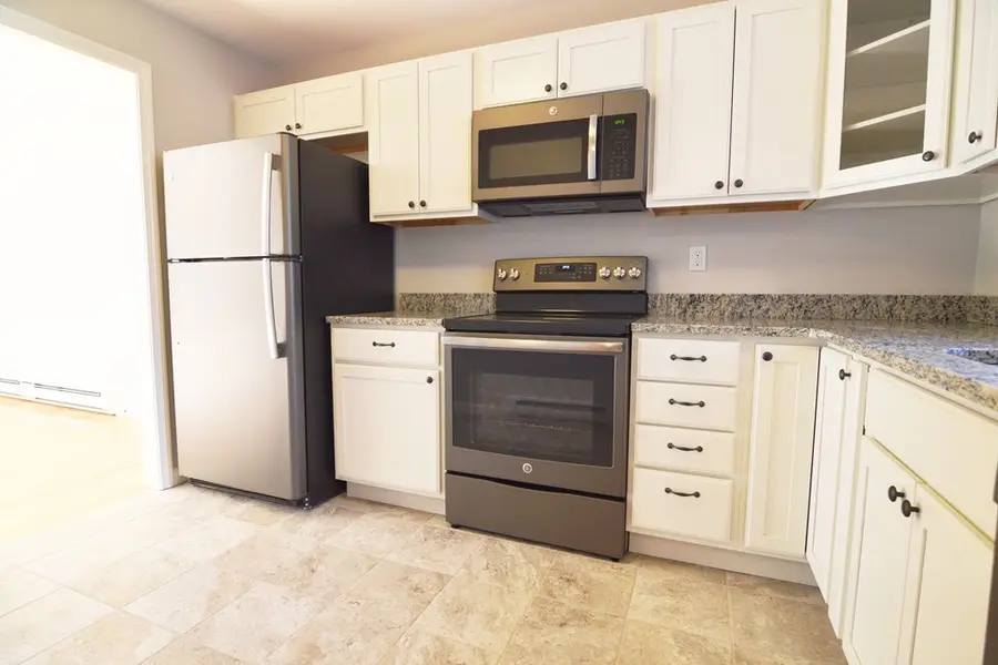 153 Porter Lake Drive #153, Springfield, MA 01106 - Image #3