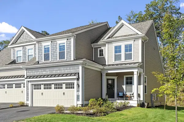 121 White Pond Way #121, Sudbury, MA 01776