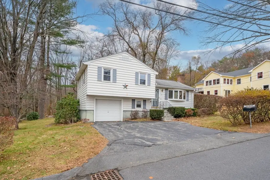 13 Crowley Rd, Burlington, MA 01803 - Image #2