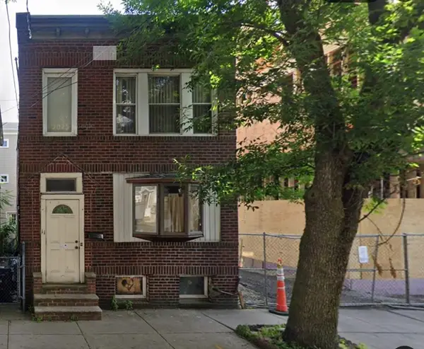 11 Everett St, Boston, MA 02128