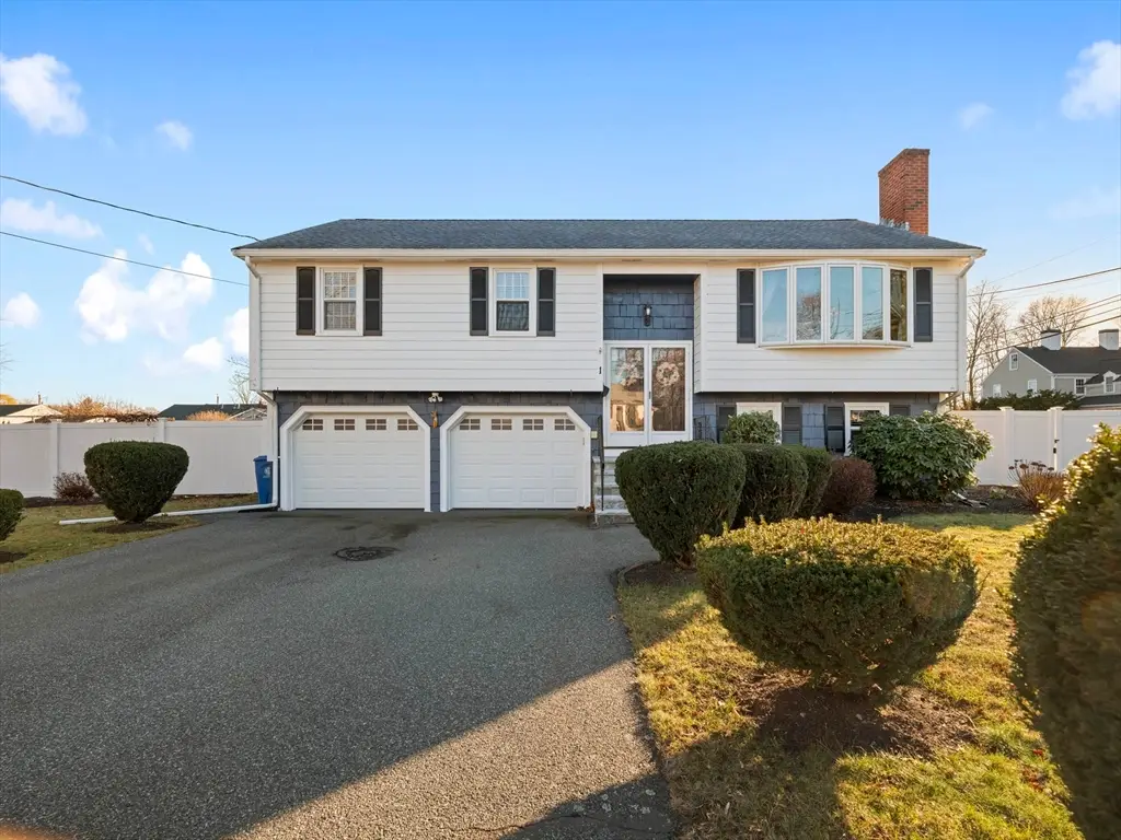 1 Mansfield Dr, Wakefield, MA 01880 - Image #1