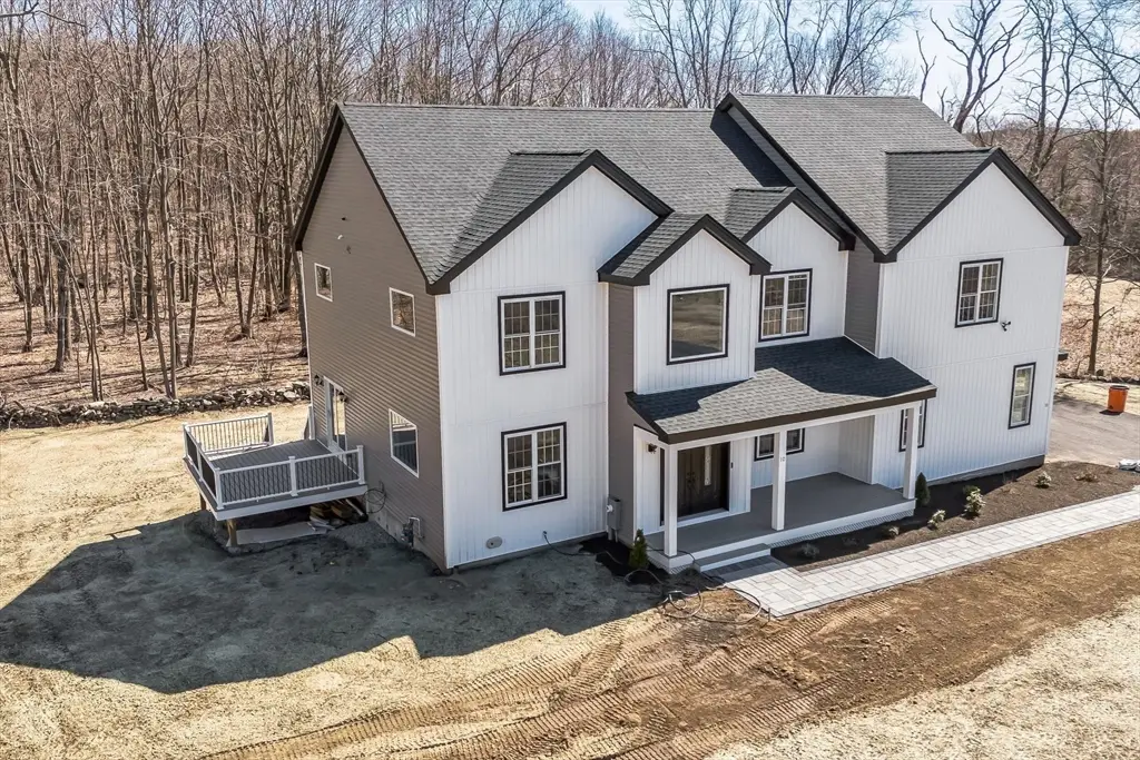 10 Falcon Dr, Shrewsbury, MA 01545 - Image #1