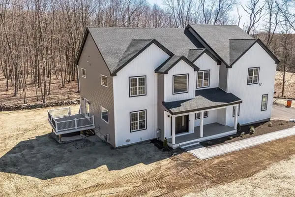 10 Falcon Dr, Shrewsbury, MA 01545