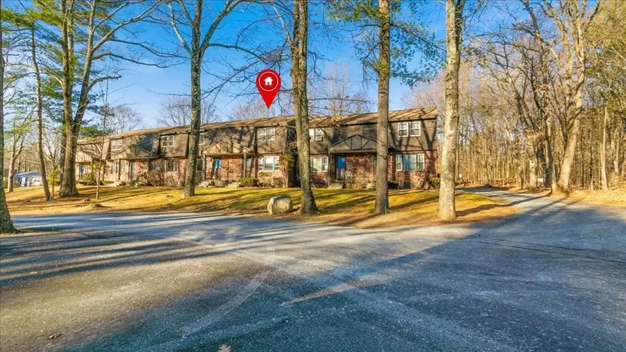 27 Midridge #27, Londonderry, NH 03053 - Image #2