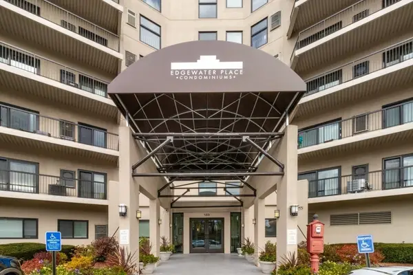 133 Commander Shea Blvd #204, Quincy, MA 02171