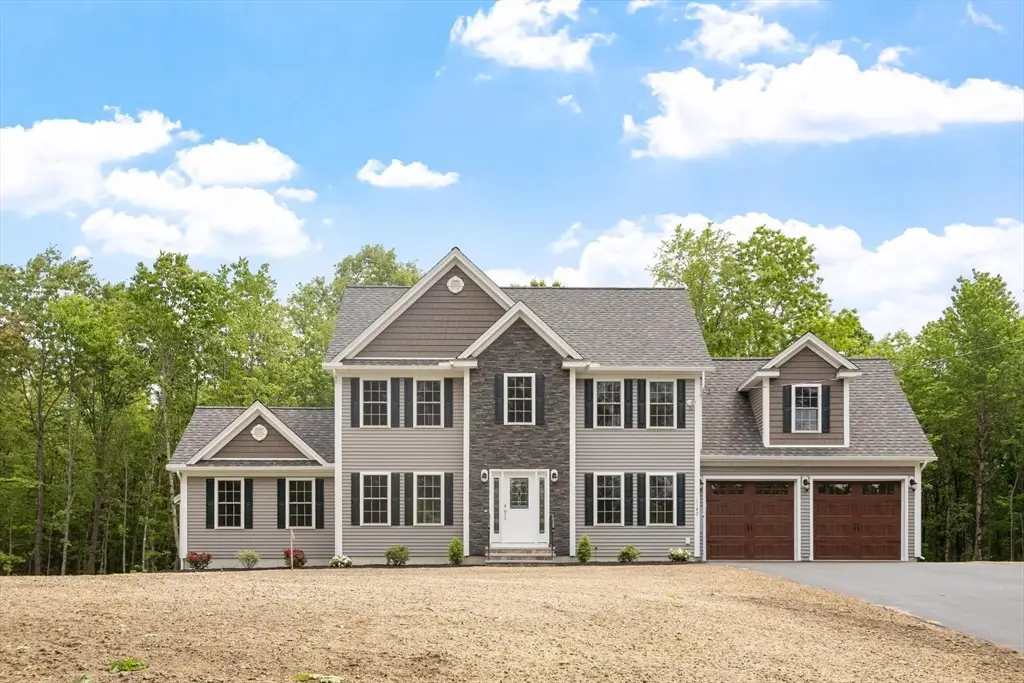 1180 Elm St #Applewood, Leominster, MA 01453 - #1