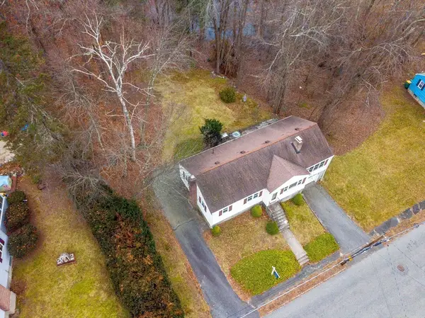 7 Grace Rd, Woburn, MA 01801