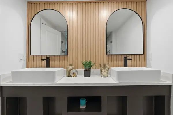 35 Oak St, Tewksbury, MA 01876