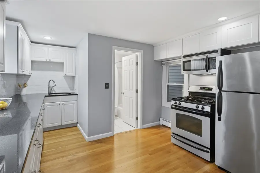 528 E 3rd St #2, Boston, MA 02127 - Image #2