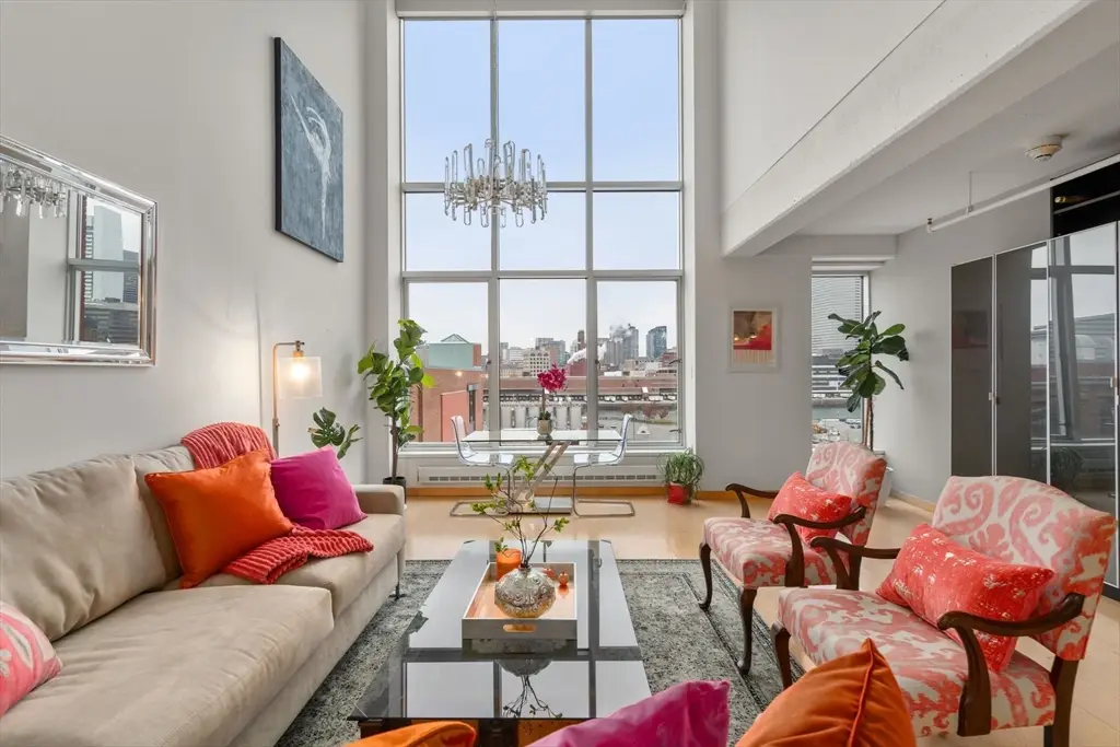 25 Channel Center St #807, Boston, MA 02210 - Image #1