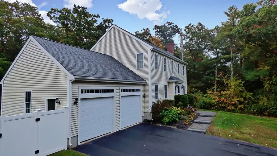 255 Holmes St, Hanson, MA 02341 - Image #2